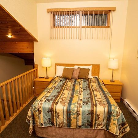 Fairmont Hot Springs Resort Bagian luar foto