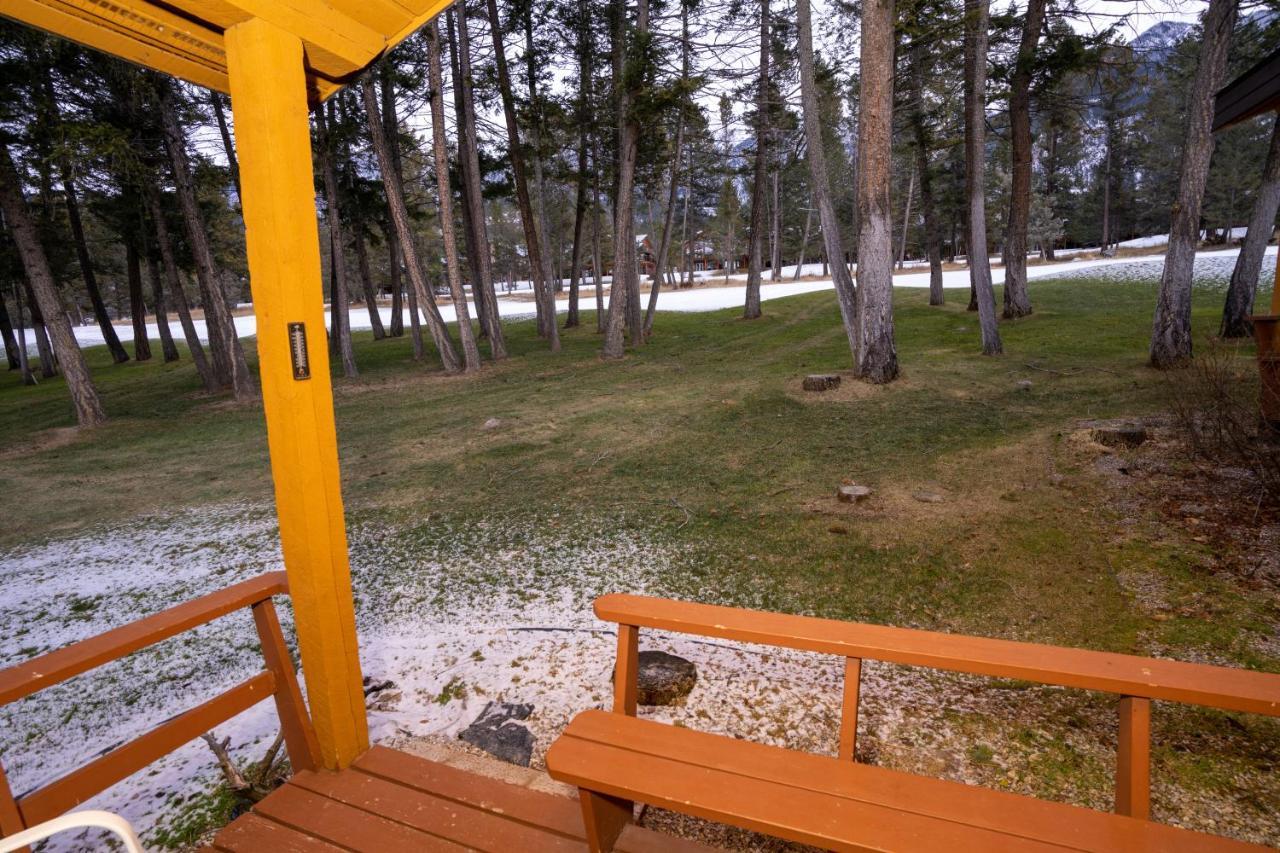 Fairmont Hot Springs Resort Bagian luar foto