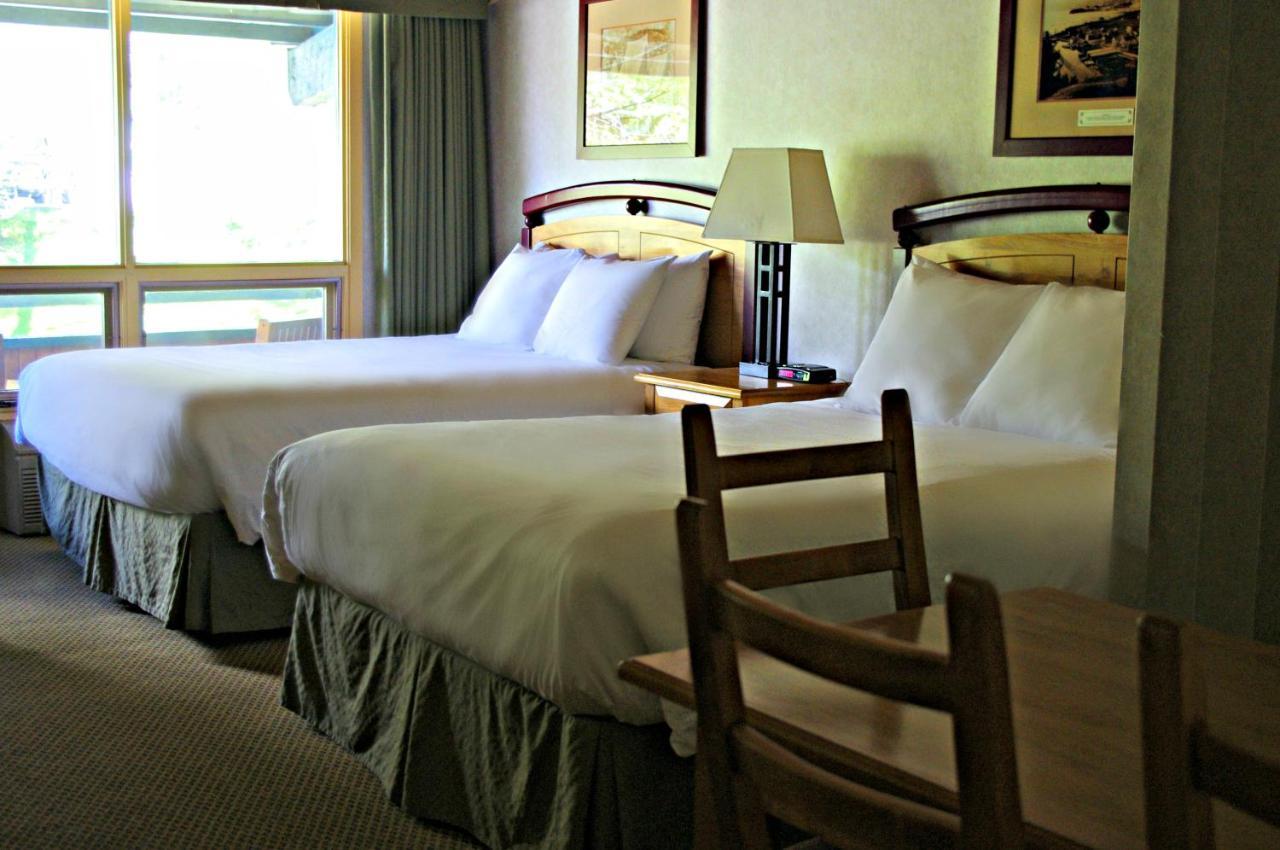 Fairmont Hot Springs Resort Bagian luar foto