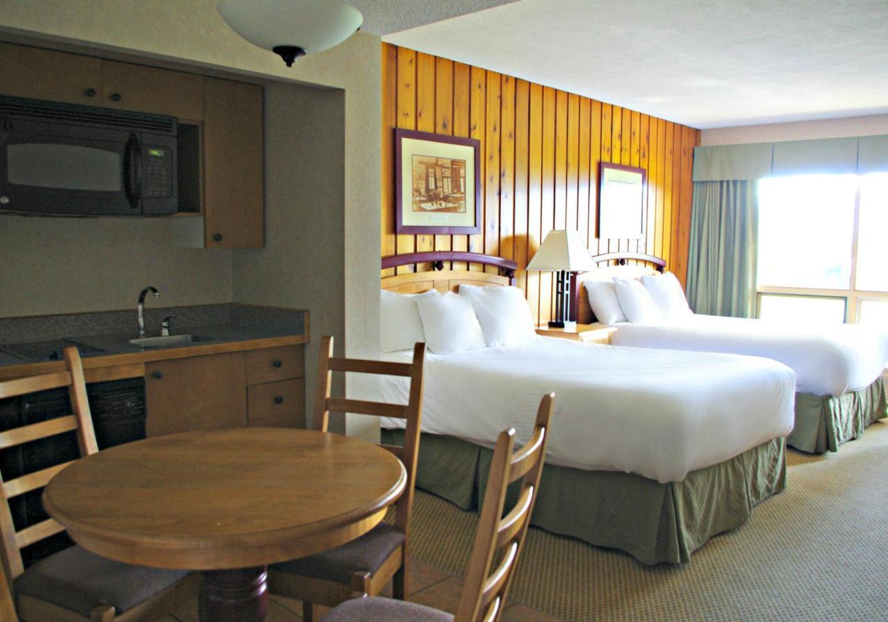 Fairmont Hot Springs Resort Bagian luar foto