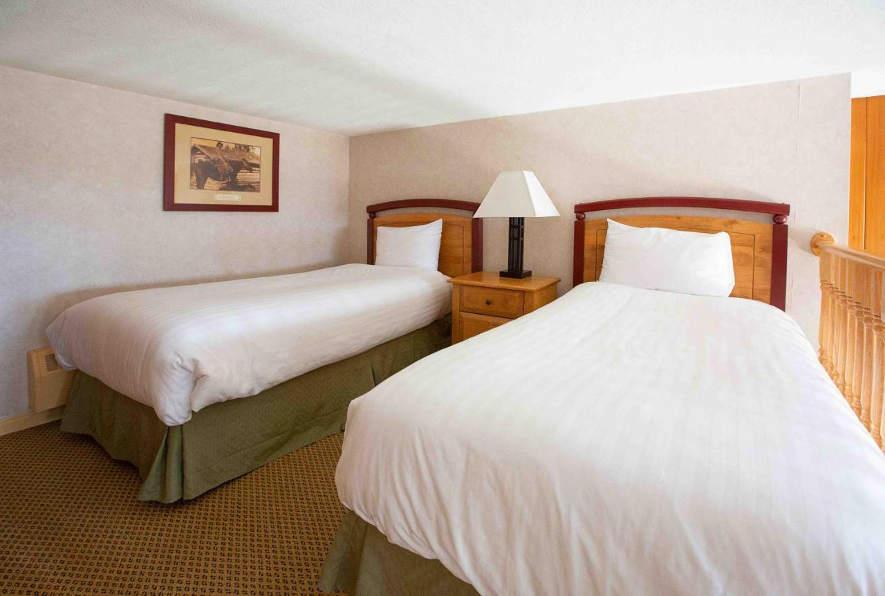 Fairmont Hot Springs Resort Bagian luar foto