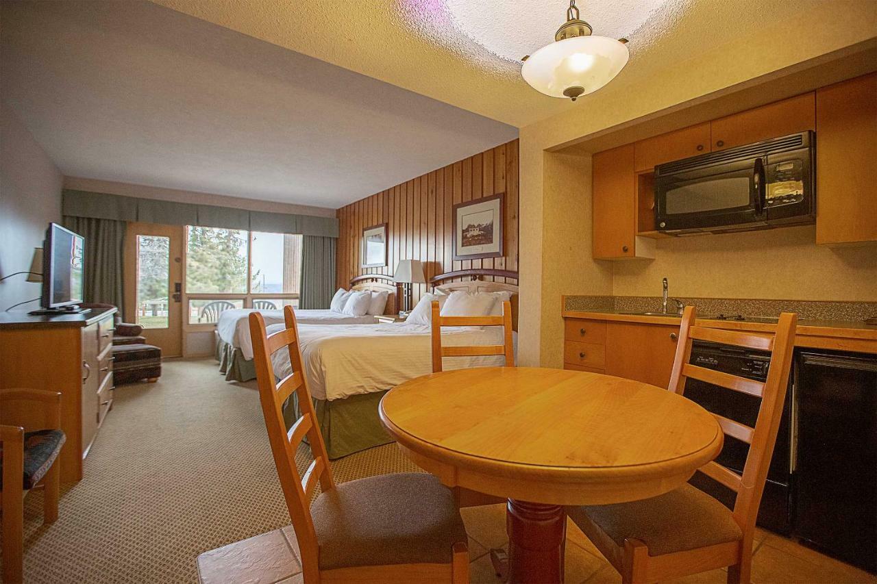 Fairmont Hot Springs Resort Bagian luar foto