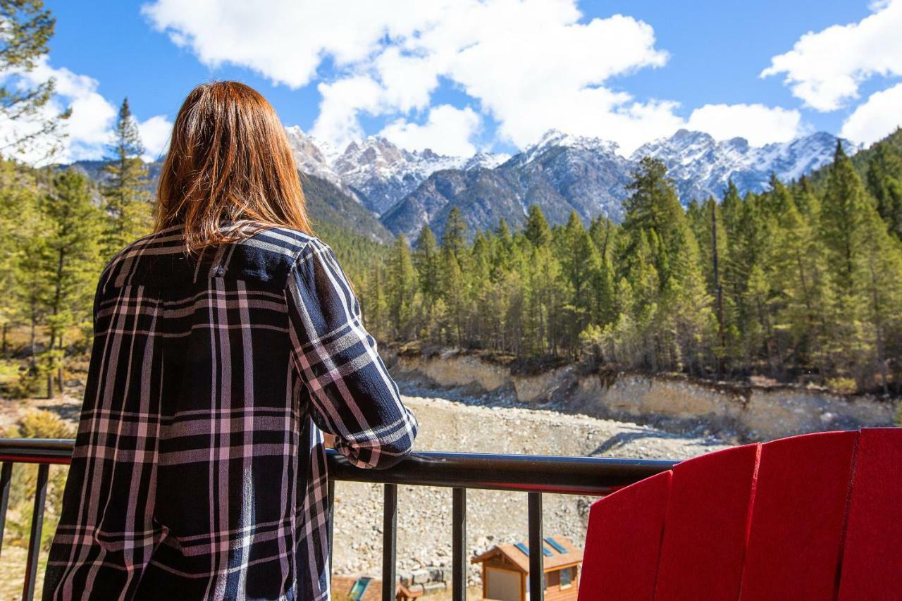 Fairmont Hot Springs Resort Bagian luar foto